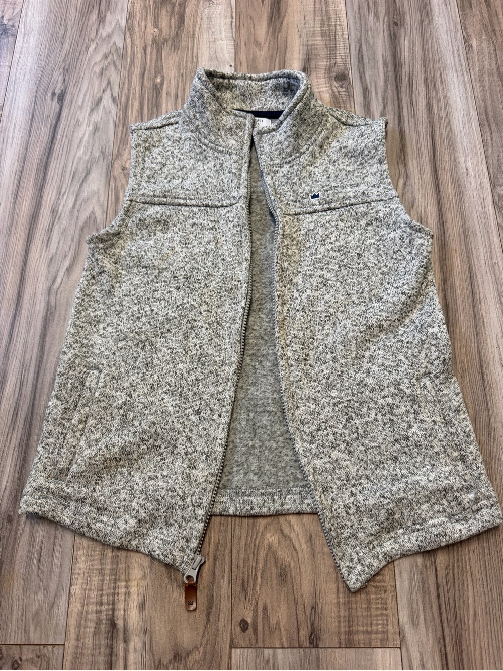 crown & ivy Gray Marled Zip Front Sleeveless Sweater Vest